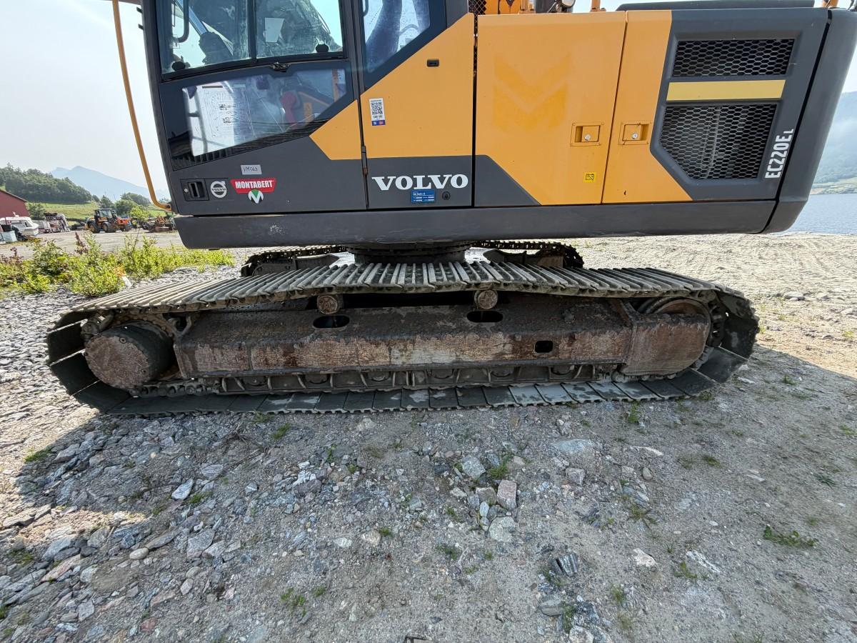 Volvo EC220E gravemaskin med Ilmeg/Montabert borerigg og Rotair kompressor- Maskinstyring - 2015 - 13447r
