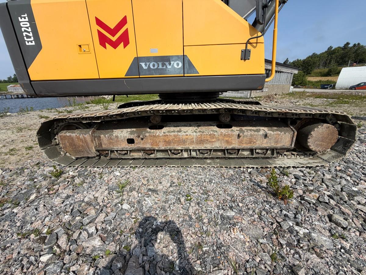 Volvo EC220E gravemaskin med Ilmeg/Montabert borerigg og Rotair kompressor- Maskinstyring - 2015 - 13447r