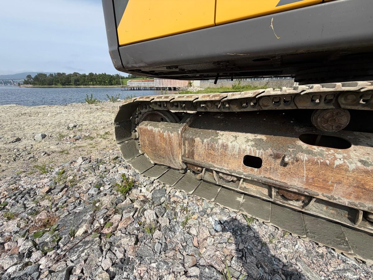Volvo EC220E gravemaskin med Ilmeg/Montabert borerigg og Rotair kompressor- Maskinstyring - 2015 - 13447r