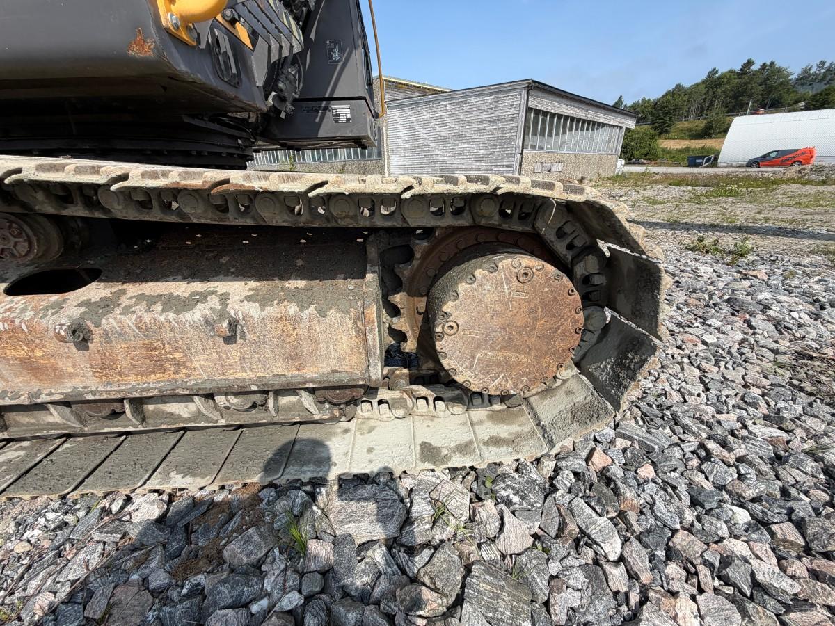 Volvo EC220E gravemaskin med Ilmeg/Montabert borerigg og Rotair kompressor- Maskinstyring - 2015 - 13447r