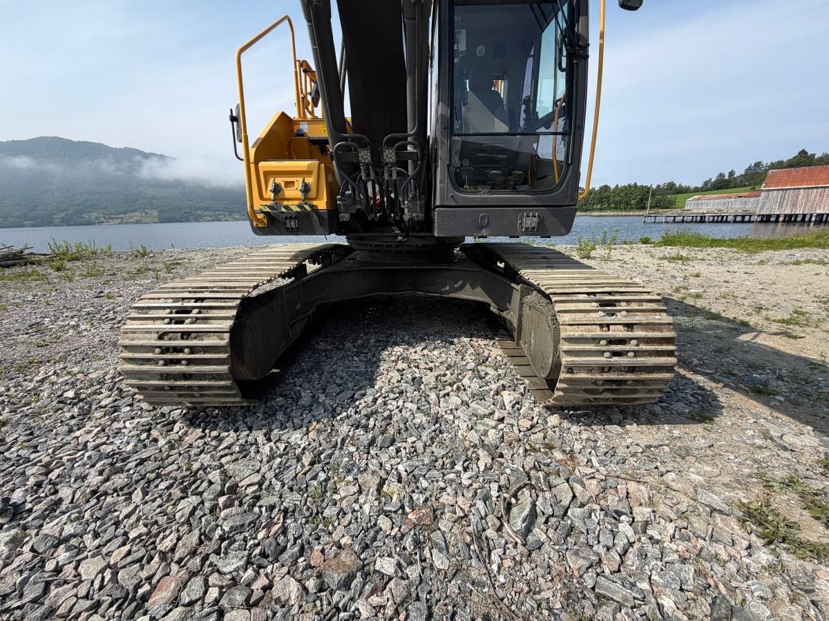 Volvo EC220E gravemaskin med Ilmeg/Montabert borerigg og Rotair kompressor- Maskinstyring - 2015 - 13447r