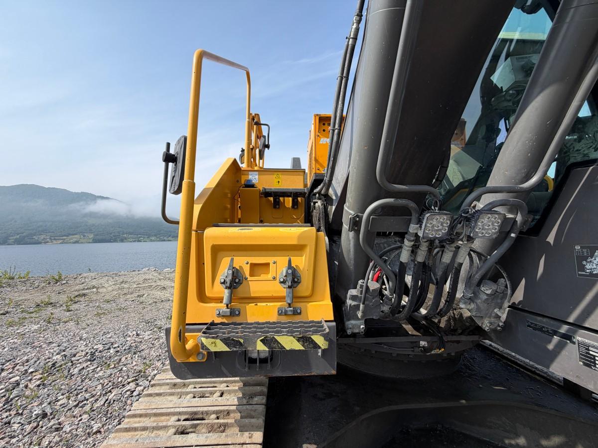 Volvo EC220E gravemaskin med Ilmeg/Montabert borerigg og Rotair kompressor- Maskinstyring - 2015 - 13447r