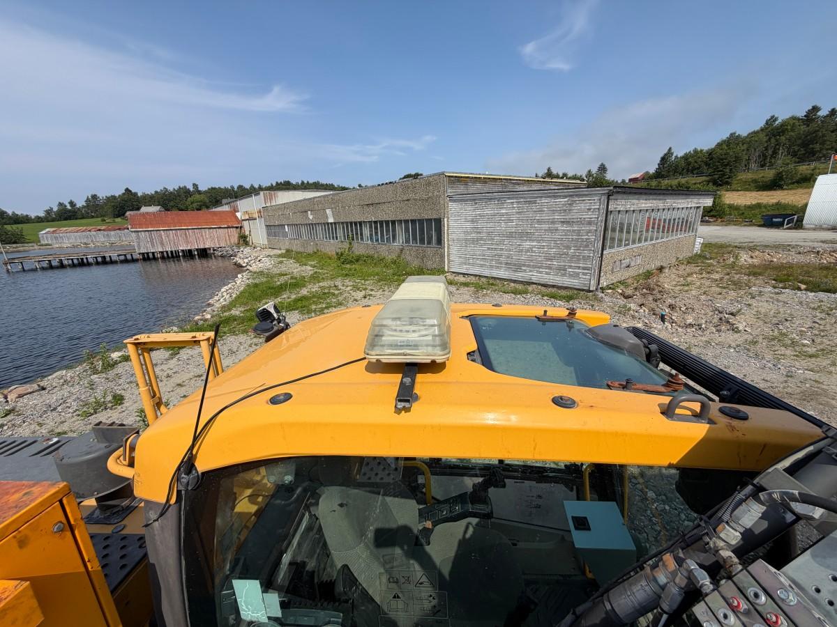 Volvo EC220E gravemaskin med Ilmeg/Montabert borerigg og Rotair kompressor- Maskinstyring - 2015 - 13447r