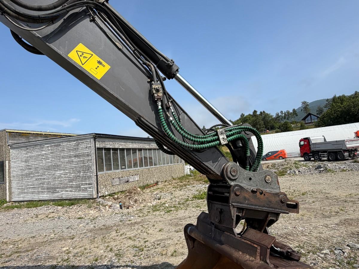 Volvo EC220E gravemaskin med Ilmeg/Montabert borerigg og Rotair kompressor- Maskinstyring - 2015 - 13447r