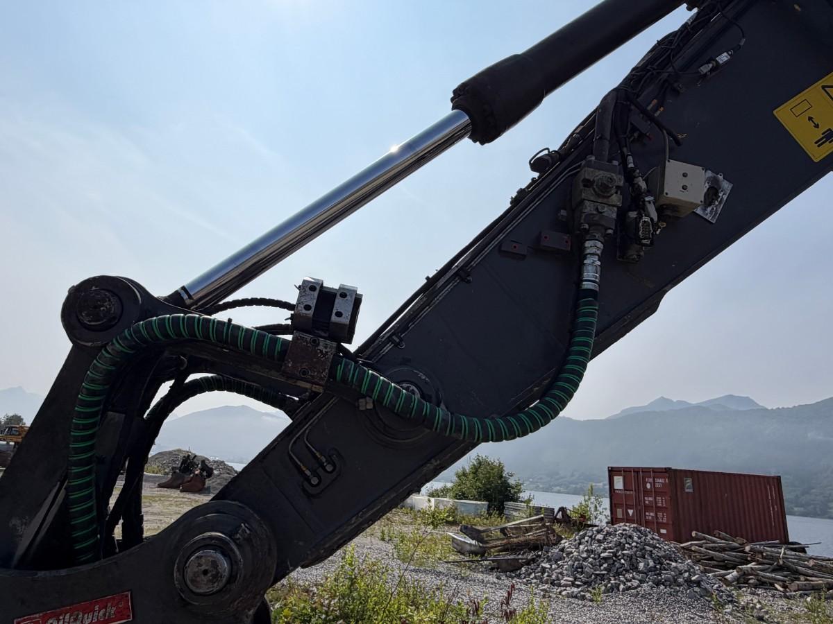 Volvo EC220E gravemaskin med Ilmeg/Montabert borerigg og Rotair kompressor- Maskinstyring - 2015 - 13447r