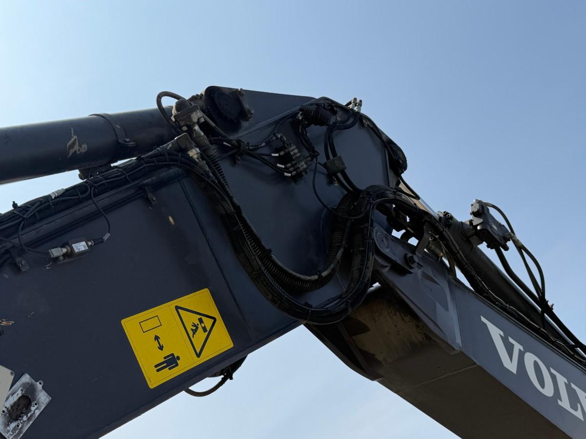 Volvo EC220E gravemaskin med Ilmeg/Montabert borerigg og Rotair kompressor- Maskinstyring - 2015 - 13447r