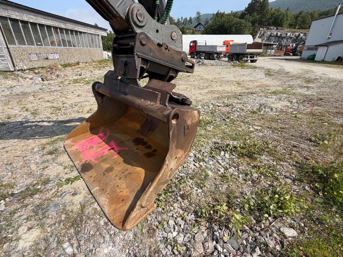 Volvo EC220E gravemaskin med Ilmeg/Montabert borerigg og Rotair kompressor- Maskinstyring - 2015 - 13447r