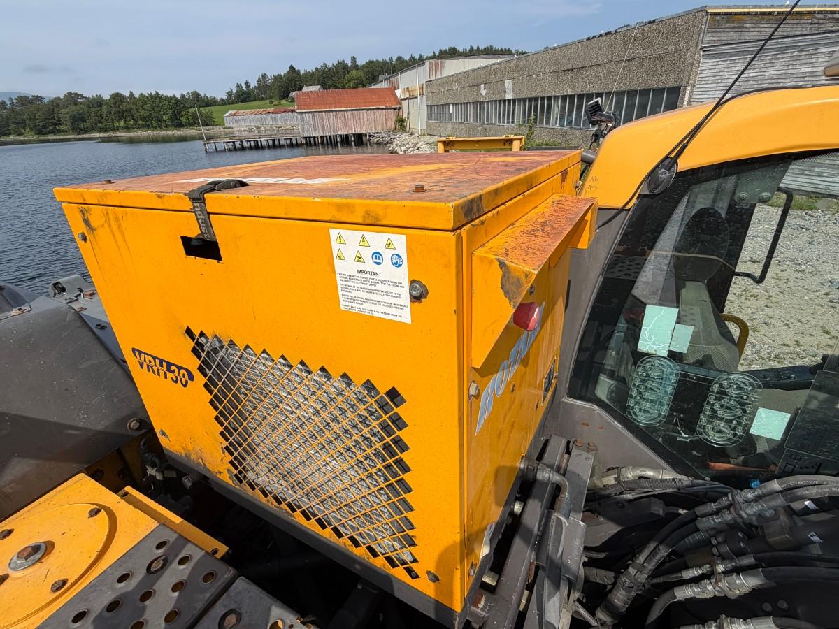 Volvo EC220E gravemaskin med Ilmeg/Montabert borerigg og Rotair kompressor- Maskinstyring - 2015 - 13447r