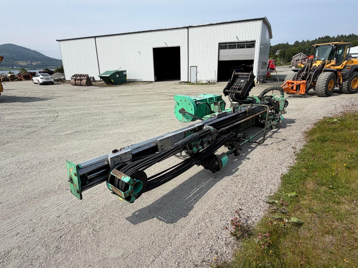 Volvo EC220E gravemaskin med Ilmeg/Montabert borerigg og Rotair kompressor- Maskinstyring - 2015 - 13447r