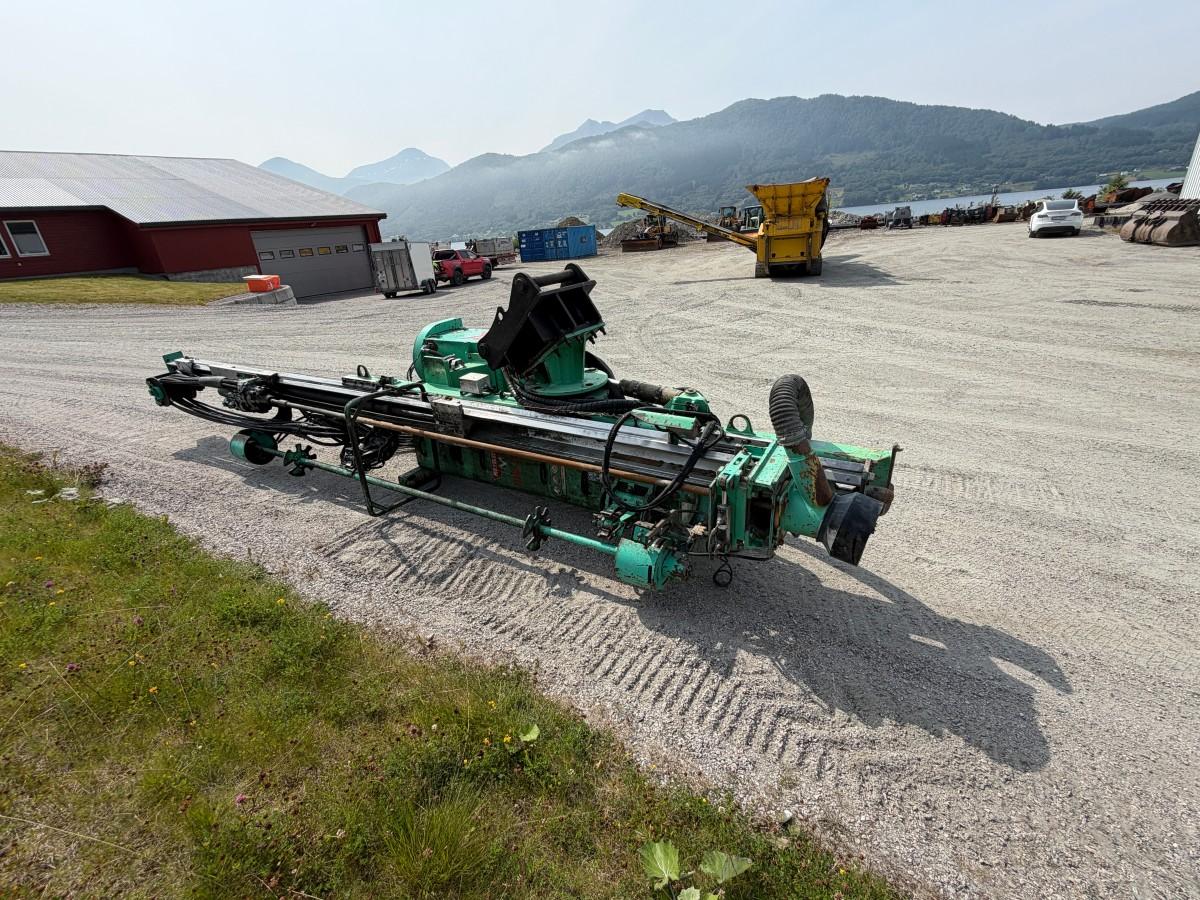 Volvo EC220E gravemaskin med Ilmeg/Montabert borerigg og Rotair kompressor- Maskinstyring - 2015 - 13447r