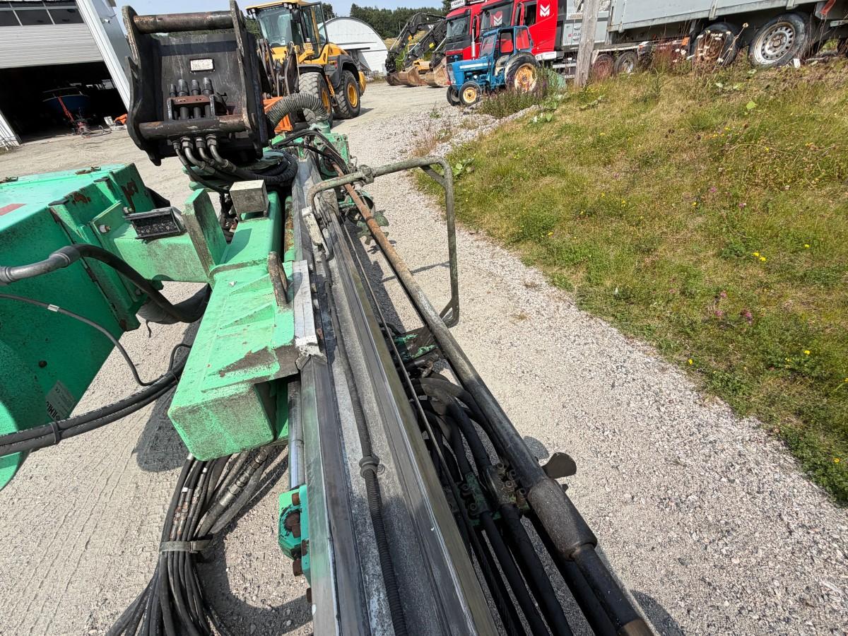 Volvo EC220E gravemaskin med Ilmeg/Montabert borerigg og Rotair kompressor- Maskinstyring - 2015 - 13447r