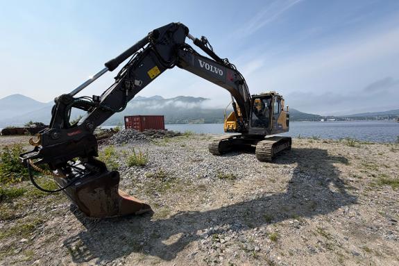 Volvo EC220E gravemaskin med Ilmeg/Montabert borerigg og Rotair kompressor- Maskinstyring - 2015 - 13447r