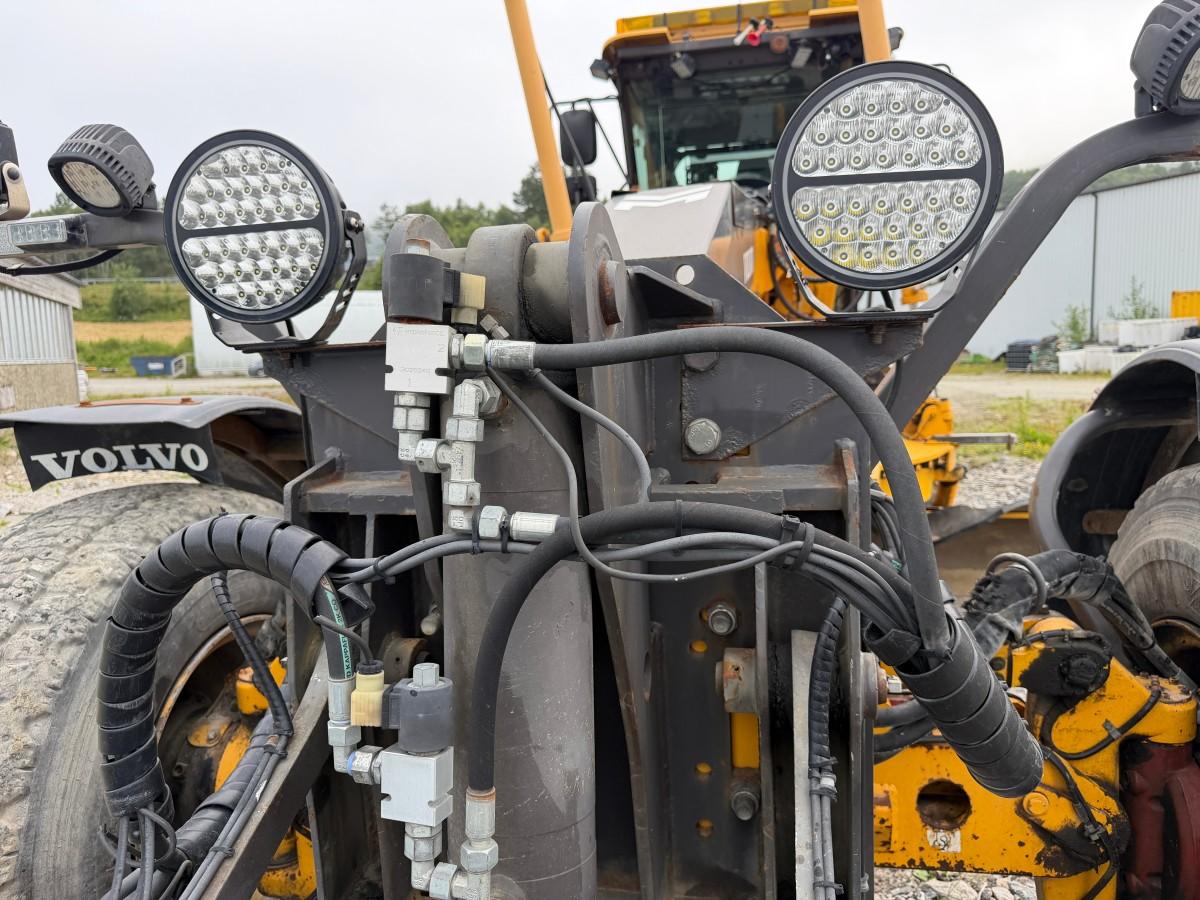 2013 Volvo G946B veihøvel med maskinstyring, frontskjær og midtblad