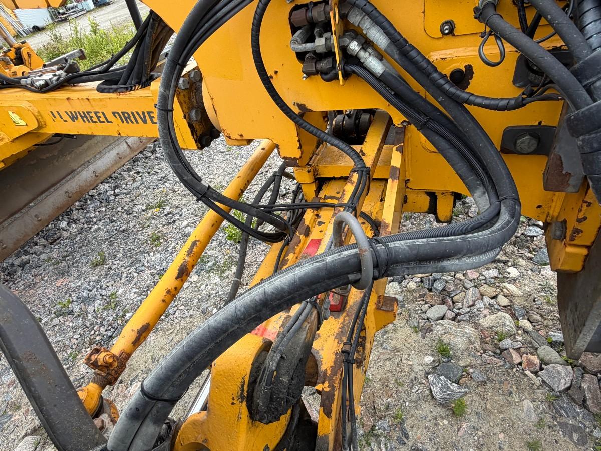 2013 Volvo G946B veihøvel med maskinstyring, frontskjær og midtblad