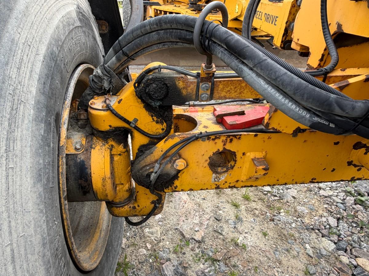 2013 Volvo G946B veihøvel med maskinstyring, frontskjær og midtblad