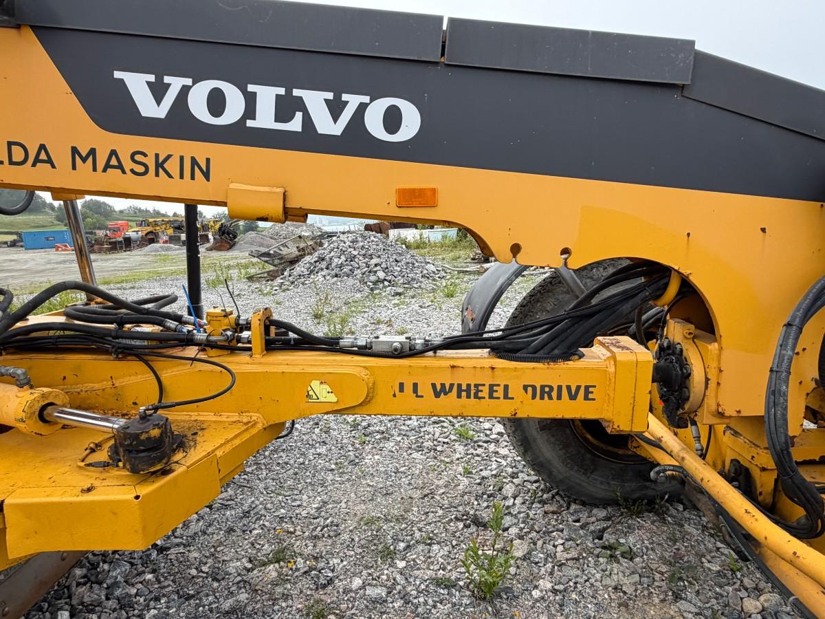 2013 Volvo G946B veihøvel med maskinstyring, frontskjær og midtblad