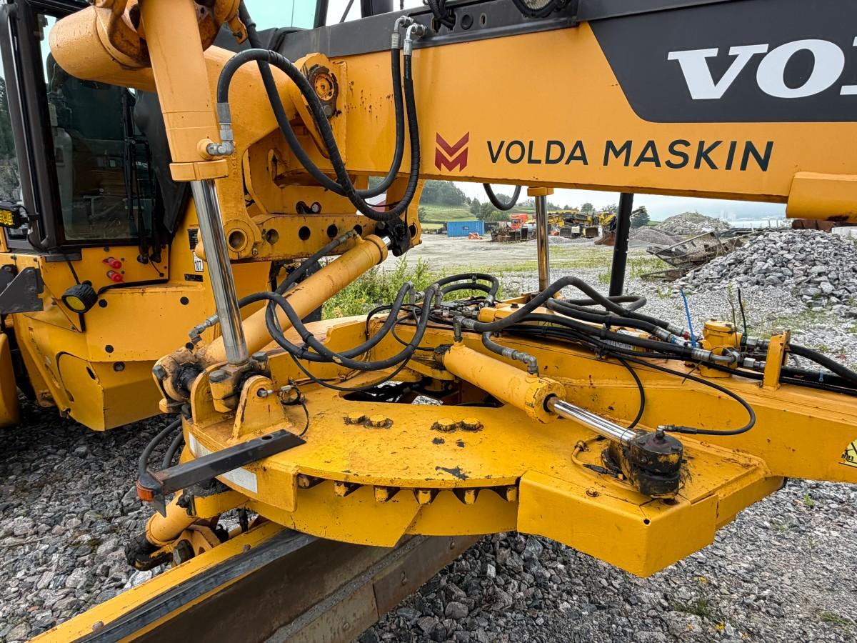 2013 Volvo G946B veihøvel med maskinstyring, frontskjær og midtblad