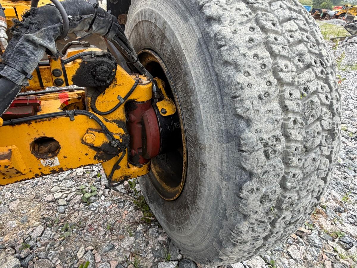 2013 Volvo G946B veihøvel med maskinstyring, frontskjær og midtblad
