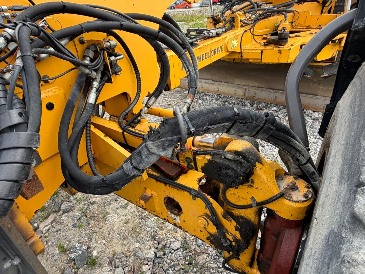 2013 Volvo G946B veihøvel med maskinstyring, frontskjær og midtblad