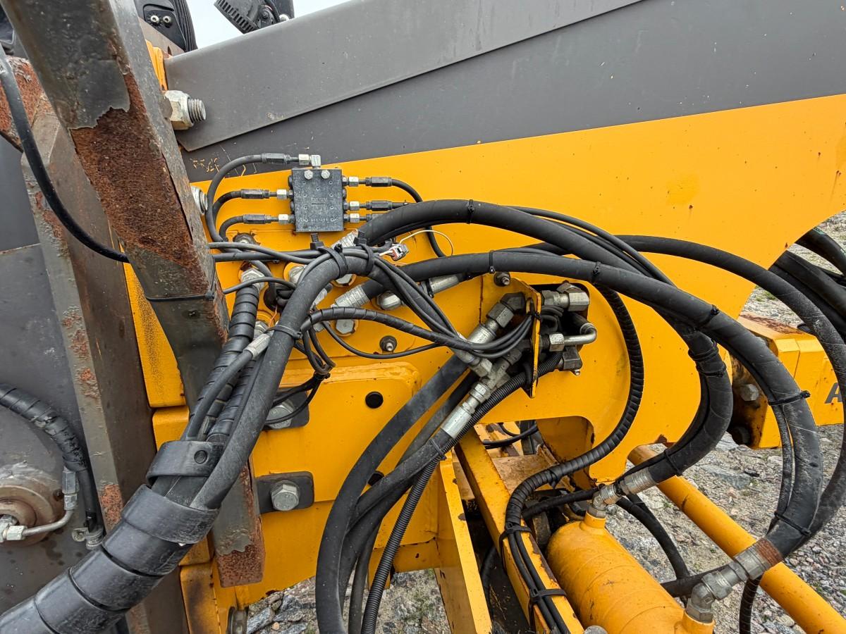 2013 Volvo G946B veihøvel med maskinstyring, frontskjær og midtblad