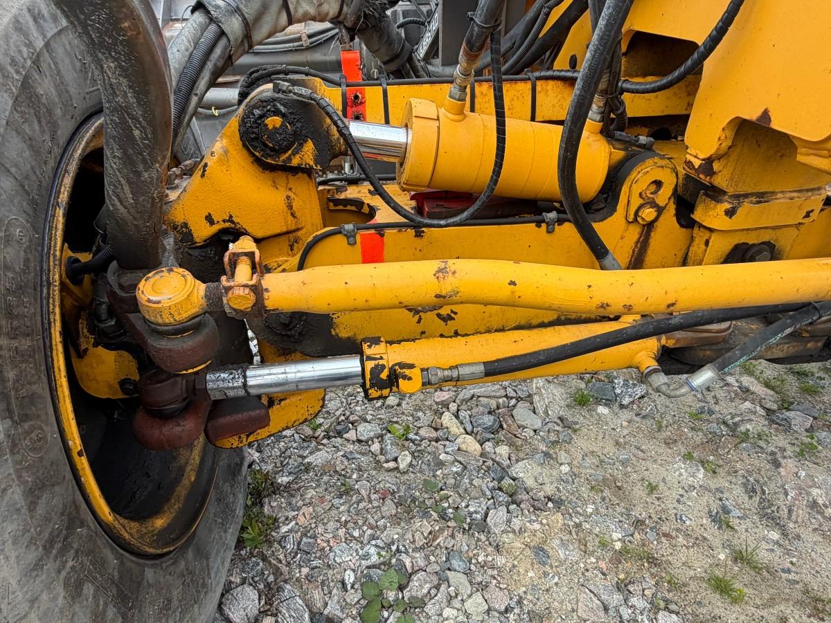 2013 Volvo G946B veihøvel med maskinstyring, frontskjær og midtblad