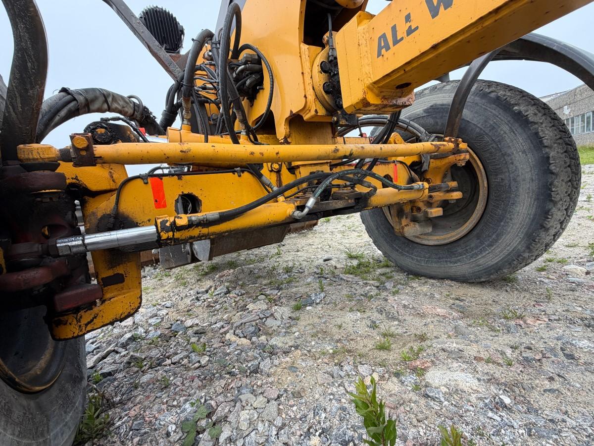 2013 Volvo G946B veihøvel med maskinstyring, frontskjær og midtblad