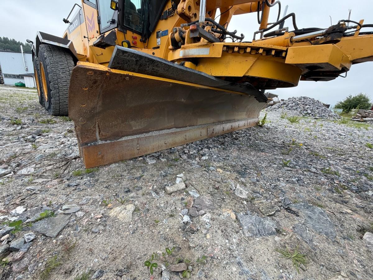 2013 Volvo G946B veihøvel med maskinstyring, frontskjær og midtblad