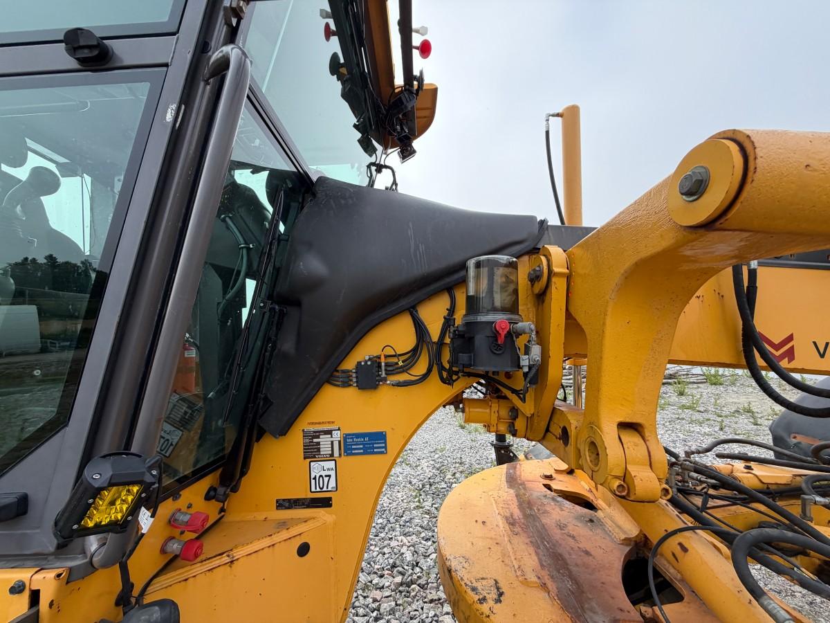2013 Volvo G946B veihøvel med maskinstyring, frontskjær og midtblad