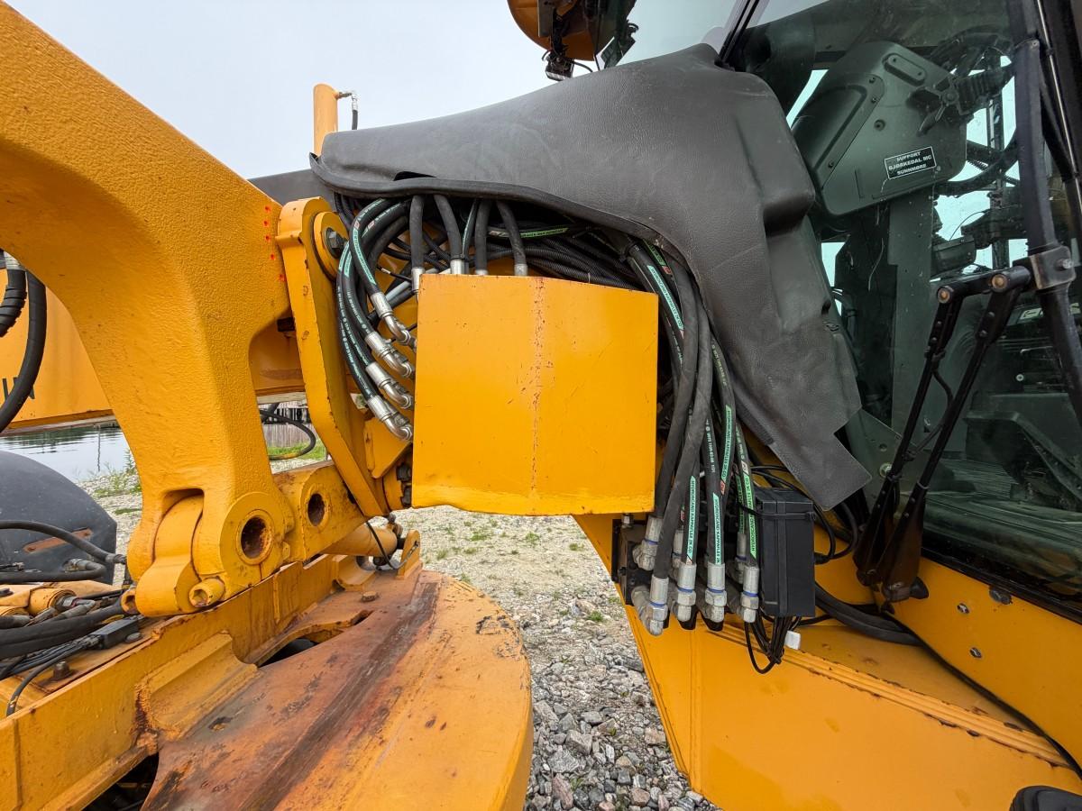 2013 Volvo G946B veihøvel med maskinstyring, frontskjær og midtblad