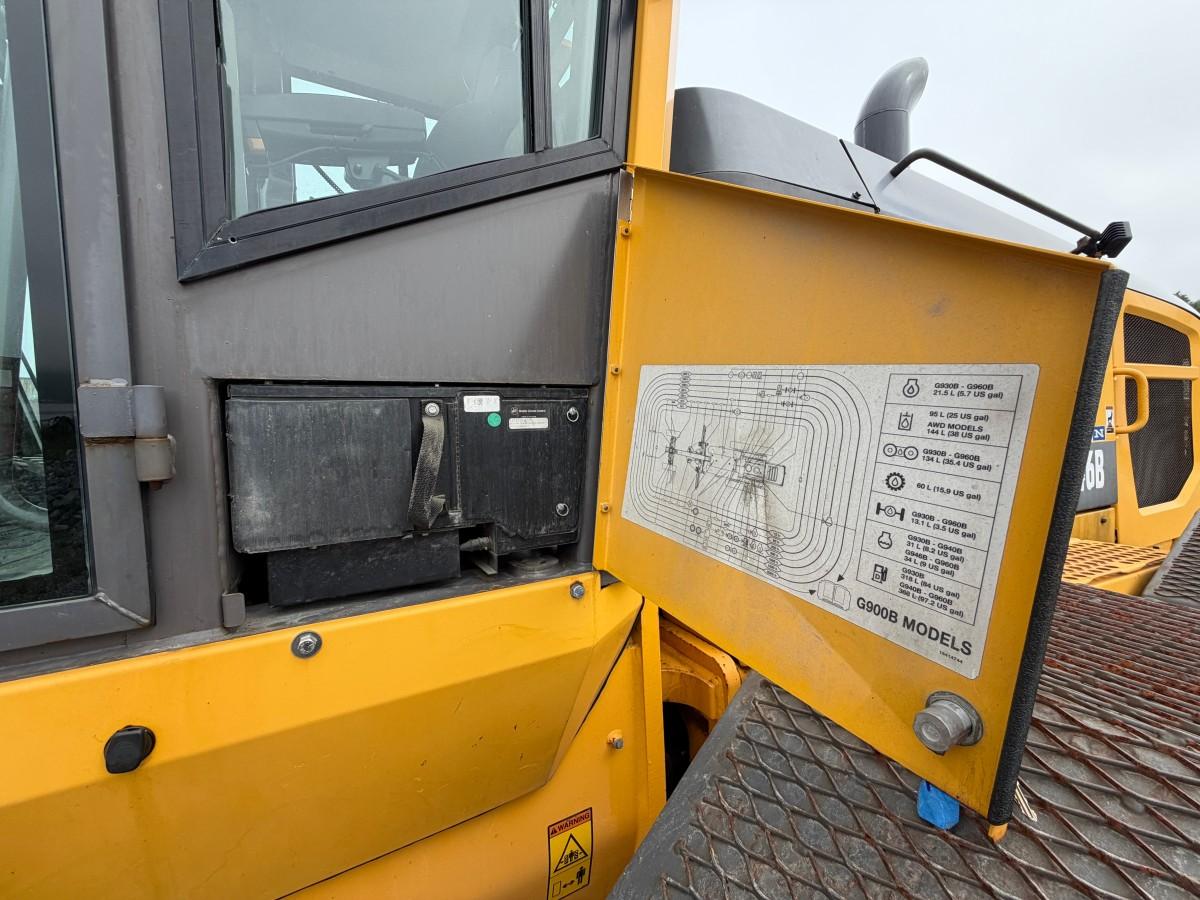 2013 Volvo G946B veihøvel med maskinstyring, frontskjær og midtblad
