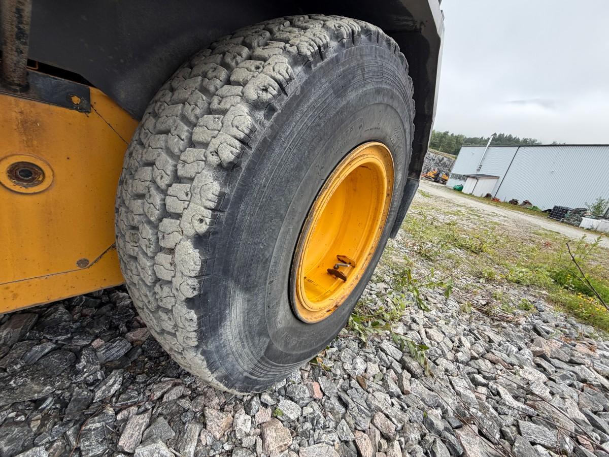 2013 Volvo G946B veihøvel med maskinstyring, frontskjær og midtblad