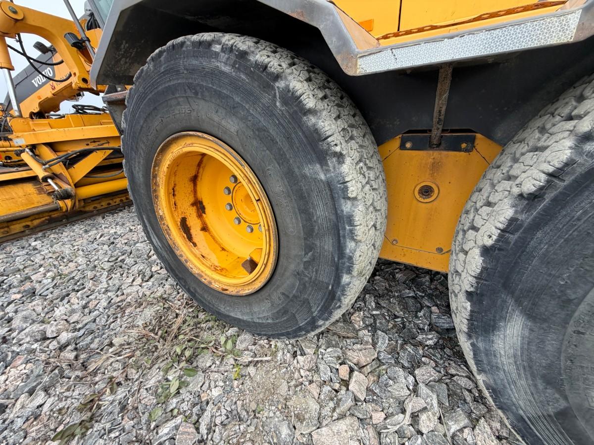 2013 Volvo G946B veihøvel med maskinstyring, frontskjær og midtblad