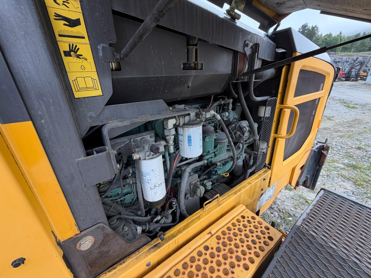 2013 Volvo G946B veihøvel med maskinstyring, frontskjær og midtblad