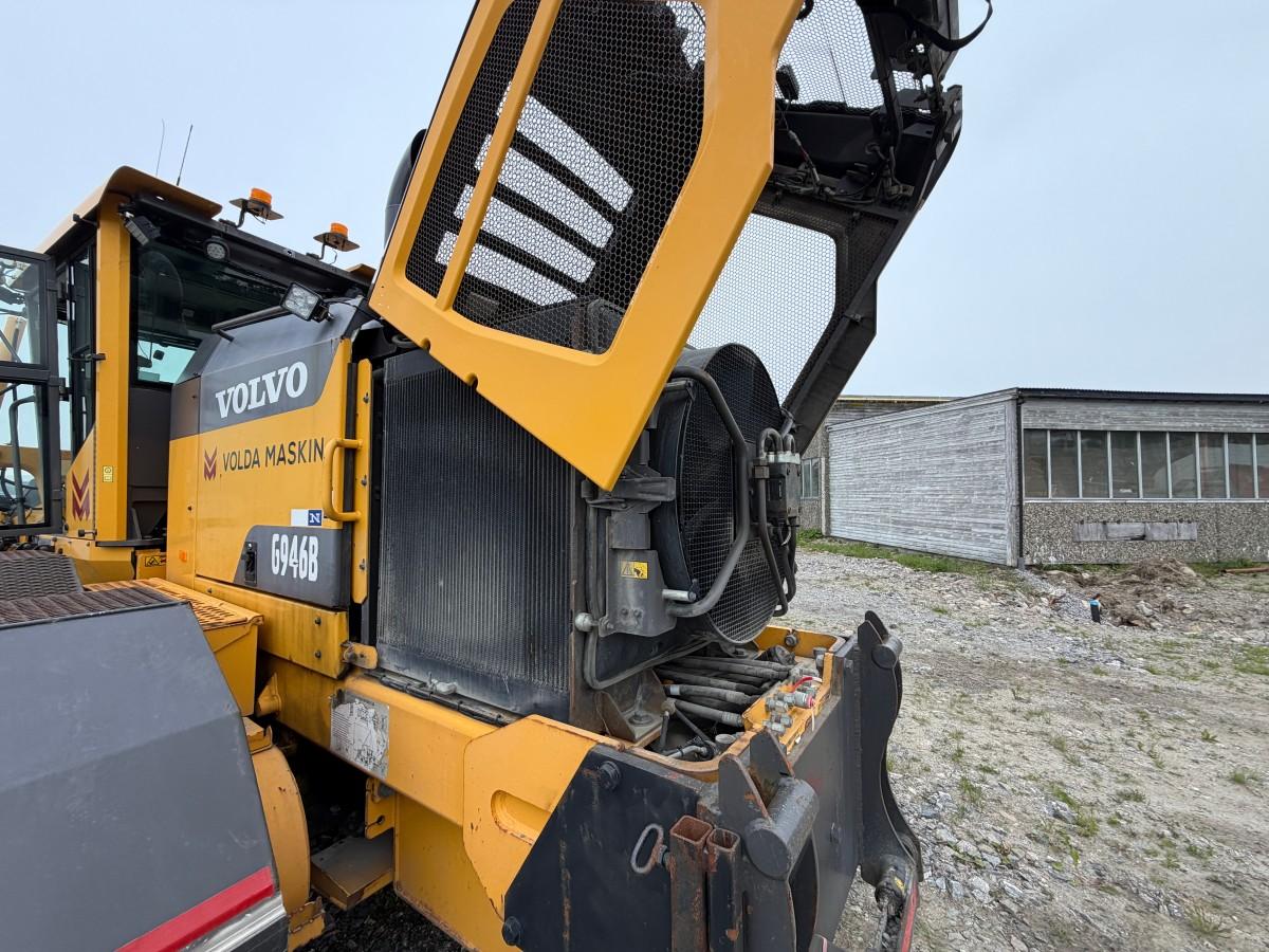 2013 Volvo G946B veihøvel med maskinstyring, frontskjær og midtblad