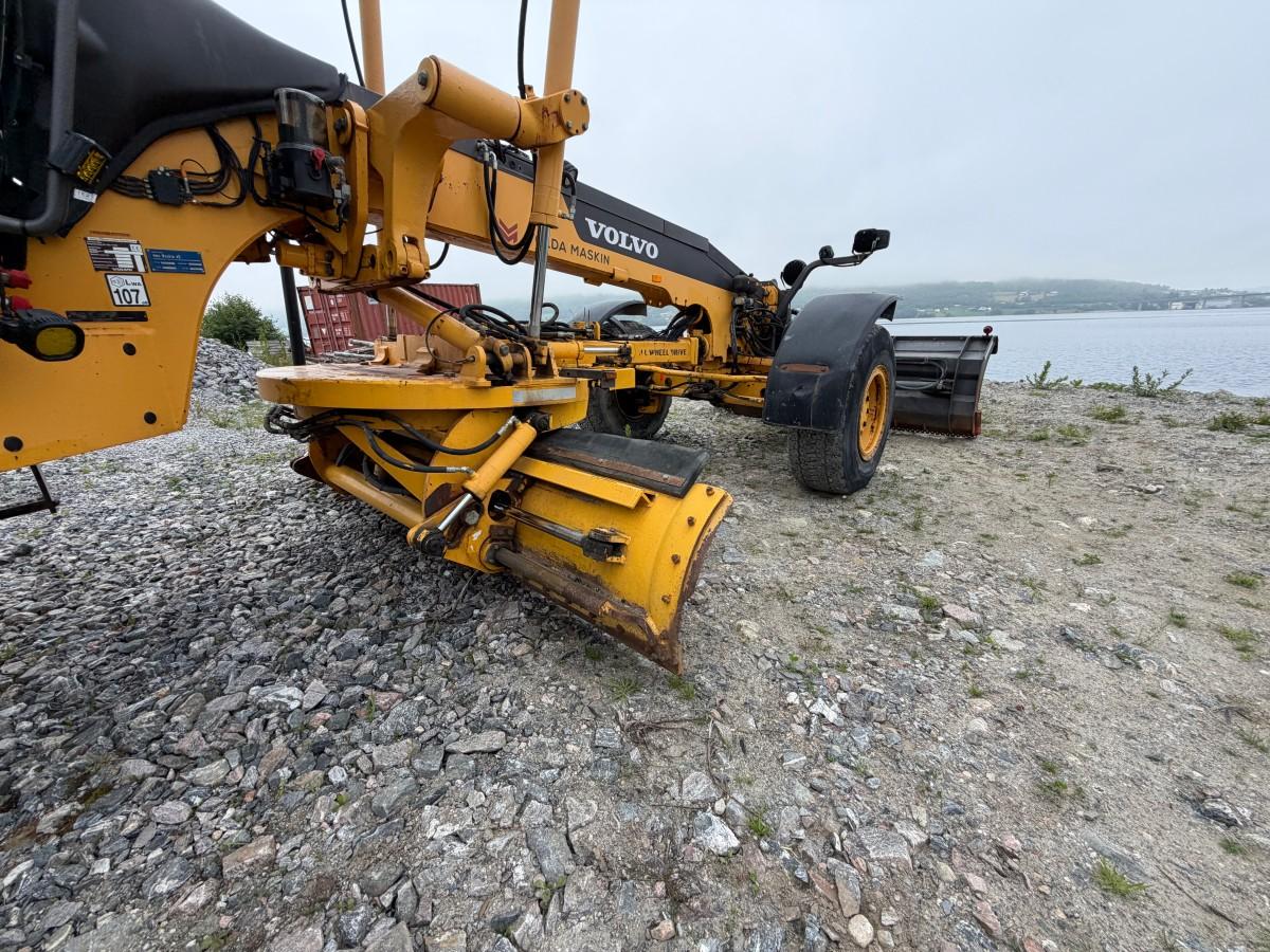 2013 Volvo G946B veihøvel med maskinstyring, frontskjær og midtblad