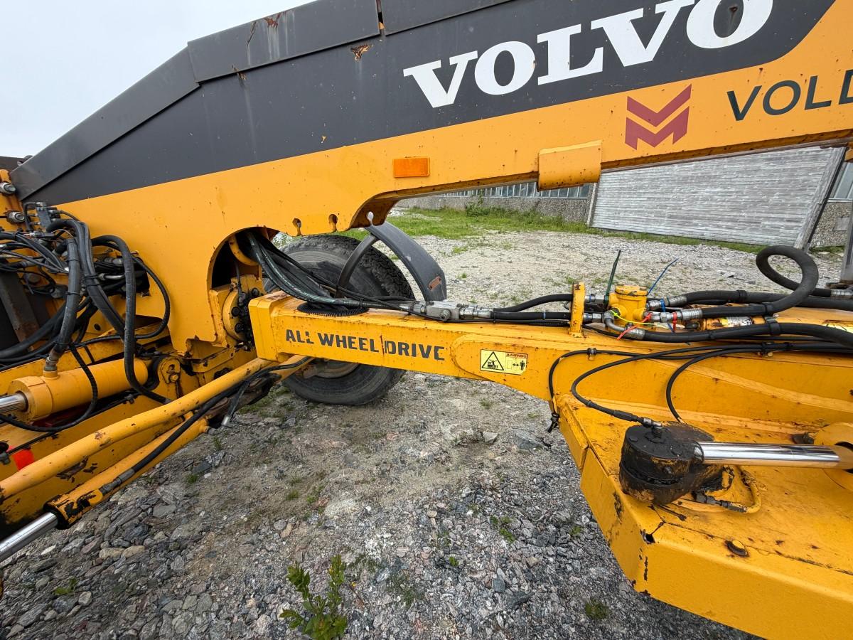 2013 Volvo G946B veihøvel med maskinstyring, frontskjær og midtblad