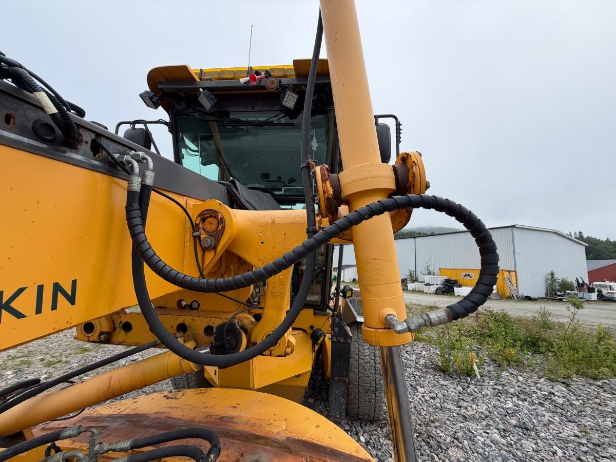 2013 Volvo G946B veihøvel med maskinstyring, frontskjær og midtblad
