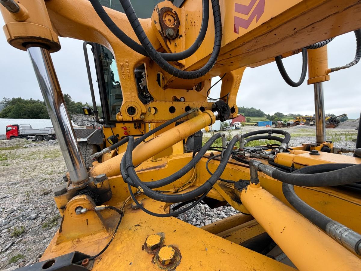 2013 Volvo G946B veihøvel med maskinstyring, frontskjær og midtblad