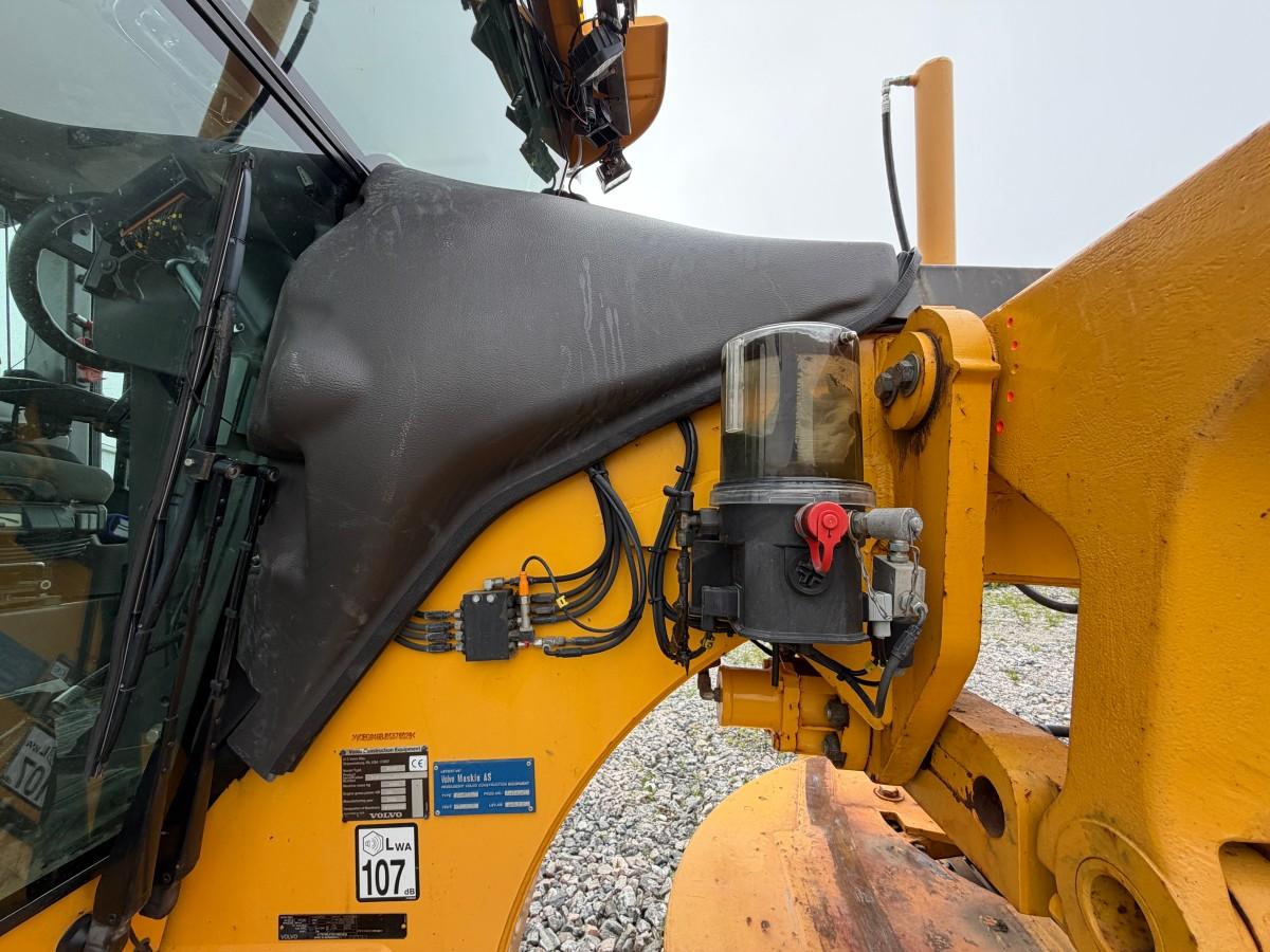 2013 Volvo G946B veihøvel med maskinstyring, frontskjær og midtblad
