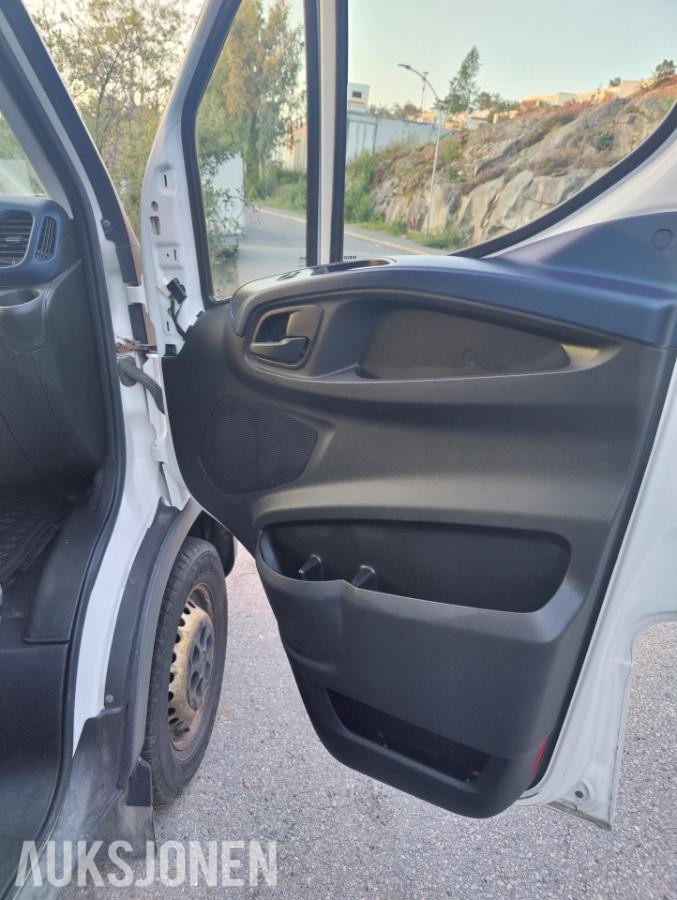 2018 Iveco Daily, 35S12AA aut, 228000km repobjekt/delebil
