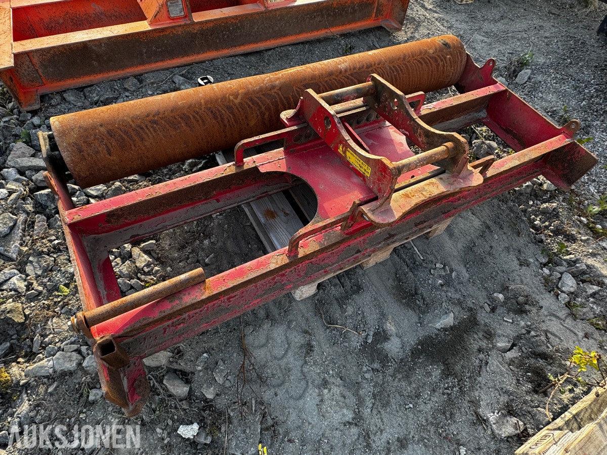 Gigant GI-G3250 planeringsbjelke med komprimeringsvalse – S60 – 2019 modell