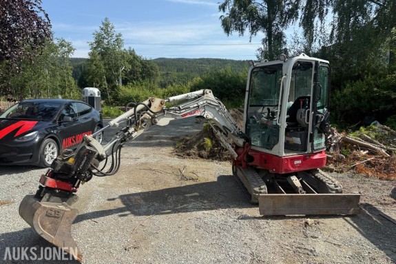 Gravemaskin / Minigraver - 2023 Takeuchi TB325R 2,5 Tonner - Rototilt - 795 Timer