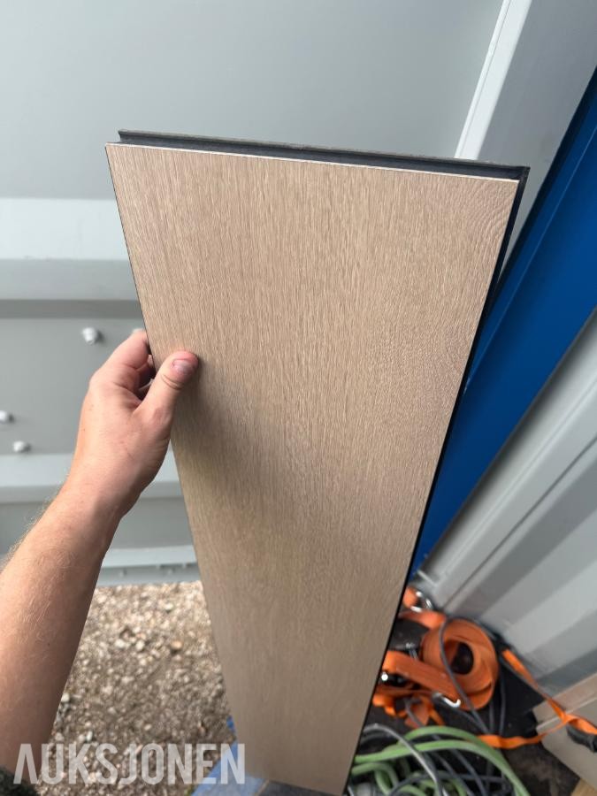94,35 m2 HEL PALL MED 15mm høykvalitets PREMIUM LAMINATGULV SELGES