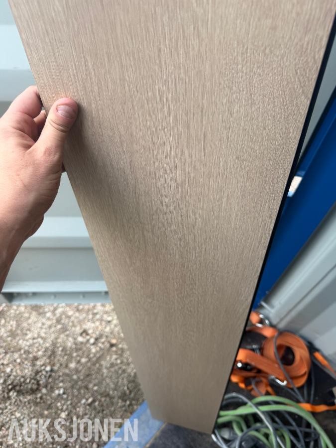 94,35 m2 HEL PALL MED 15mm høykvalitets PREMIUM LAMINATGULV SELGES