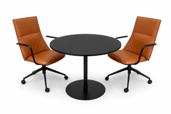 2 stk Fora Form Fjell konferansestoler med rundt bord