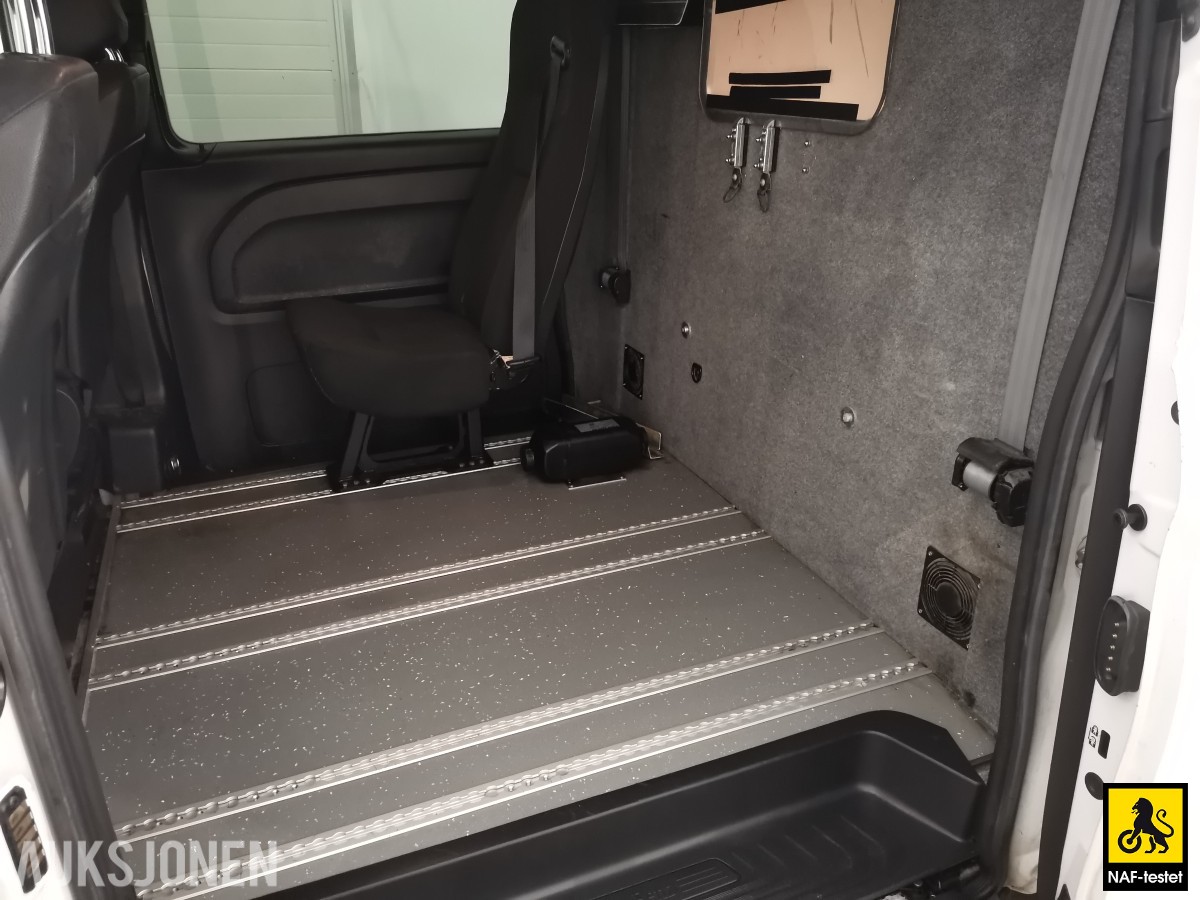 2019 Mercedes-Benz Vito 4MATIC AUTOMAT PERSONBIL HENGERFESTE INNREDNING VARMER