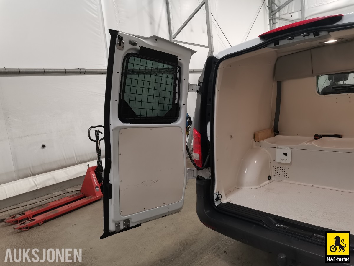 2019 Mercedes-Benz Vito 4MATIC AUTOMAT PERSONBIL HENGERFESTE INNREDNING VARMER