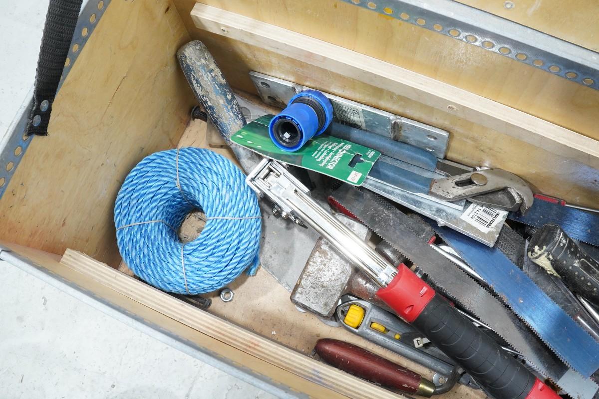 Dura-stilts, arbeidsbord, verktøykasser, håndverktøy