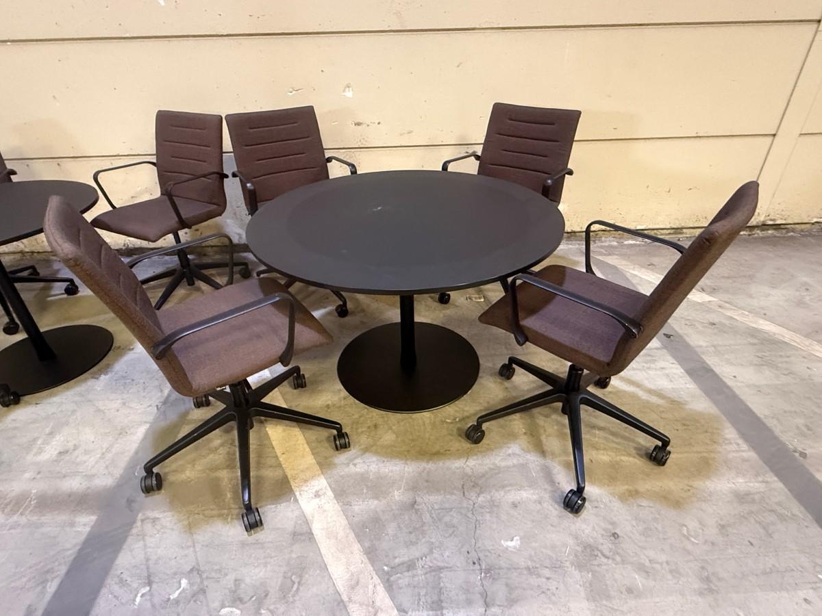 7 stk. LD Seating Oslo 227 konferansestoler og 2 møtebord