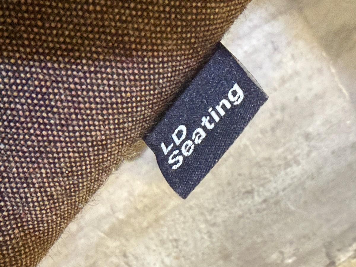 7 stk. LD Seating Oslo 227 konferansestoler og 2 møtebord